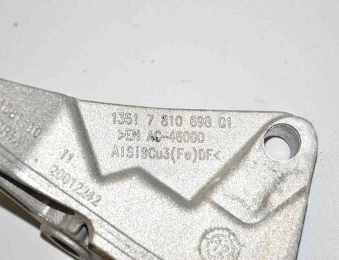 BMW 5 Series F10/F11 (2009-2017) Andra motorrumsdelar 7810698,24168110 2562817