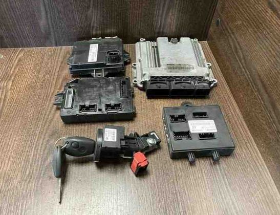 OPEL Vivaro B (2014-2019) Motorstyrenhet ECU 0281031363,237103984R 27336147