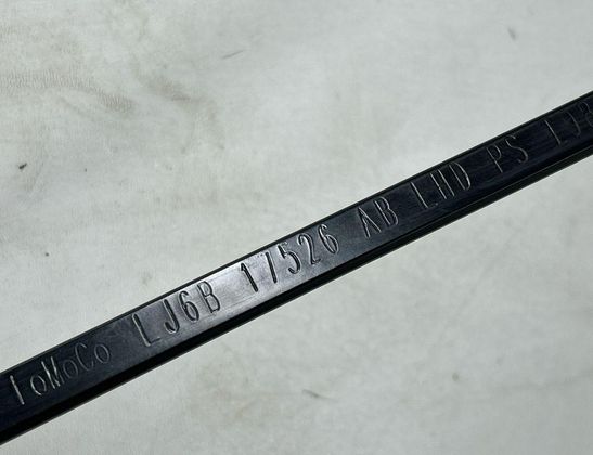 FORD USA Escape 4 generation (2019-2024) främre torkararmar LJ6B17527AB,LJ6B17526AB 32958699