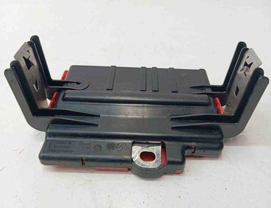 BMW 3 Series E90/E91/E92/E93 (2004-2013) Strömfördelningslåda 10688710 31148769