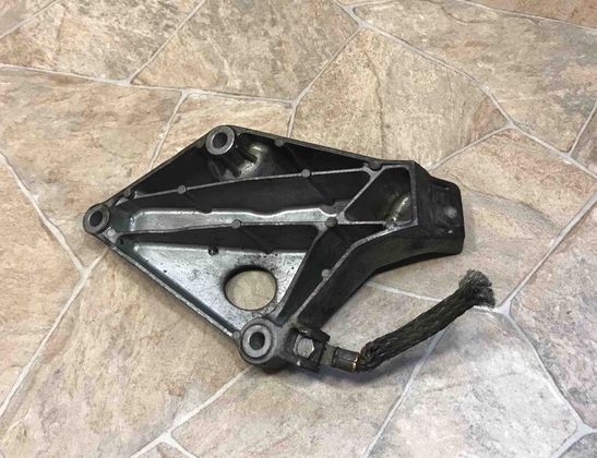 BMW 3 Series E90/E91/E92/E93 (2004-2013) Motorfäste på vänster sida 6775041 23127669