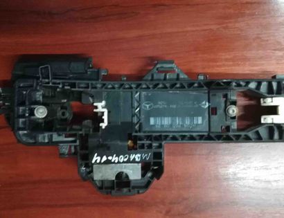 MERCEDES-BENZ C-Class W204/S204/C204 (2004-2015) Bakdörrens yttre handtag/fäste a2047600834 23171456