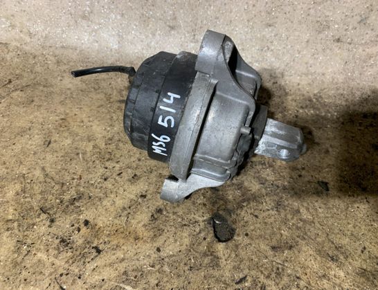 BMW 5 Series F10/F11 (2009-2017) Motorfäste på höger sida 6780264 32952850