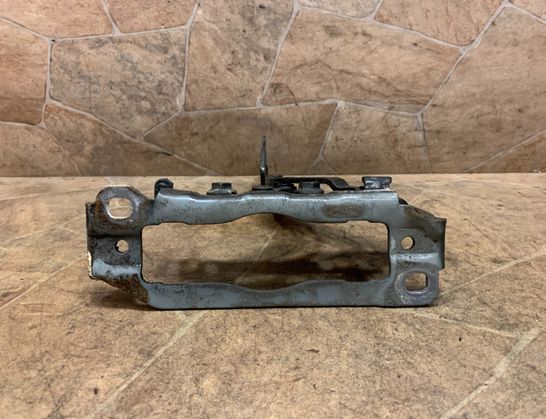 MERCEDES-BENZ CLS-Class C218/X218 (2011-2017) Främre vänster motorhuv gångjärn 33000751