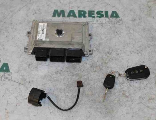 PEUGEOT 208 Peugeot 208 (2012-2015) Motorstyrenhet ECU 9800913080,1608084780,1612859880,9805321980,V29033054A,1611426880,1608326180 27658035