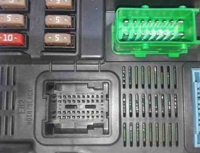 PEUGEOT 2008 1 generation (2013-2020) Motorstyrenhet ECU 9810336180,9800915880,9663123380,9807532080,9674001080,1611785780,1612524080,6160C1,1608504380 27658299