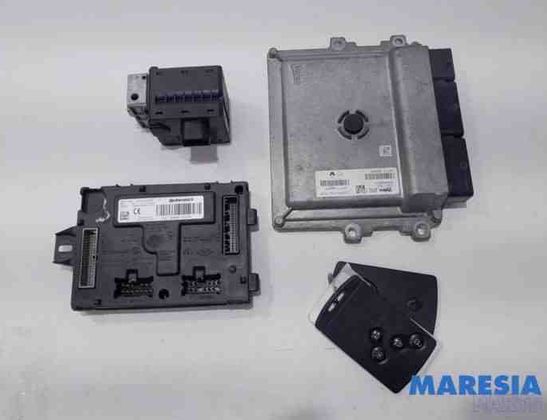 RENAULT Clio 4 generation (2012-2020) Motorstyrenhet ECU 487004399R,237106690R,284B16257R,284B11723R,23710922R,284B12154R,284B14267R 27753672