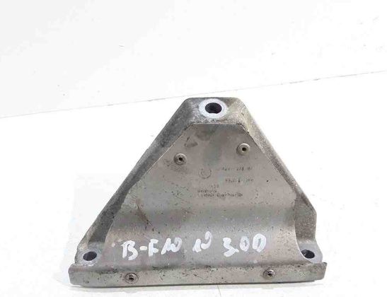 BMW 5 Series F10/F11 (2009-2017) Andra motorrumsdelar 22116777628 32091717