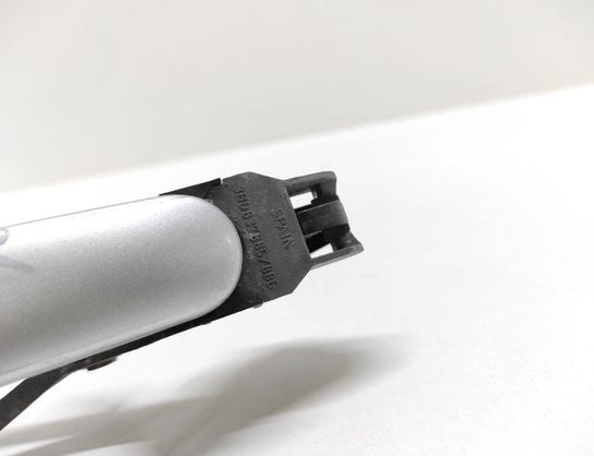 VOLKSWAGEN Polo 4 generation (2001-2009) Utvändigt handtag för skjutdörr på vänster sida 3B0837885 33031057