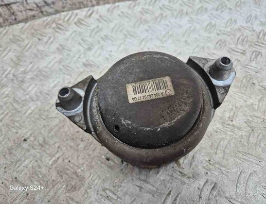 MERCEDES-BENZ C-Class W204/S204/C204 (2004-2015) Motorfäste på höger sida A2042400417 31612340