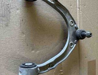 VOLKSWAGEN Touareg 2 generation (2010-2018) Främre höger övre kontrollarm 7P0407021 31424726