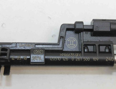 BMW Z4 E89 (2009-2017) Bränsleinsprutare 7597870,0261500109 27532615