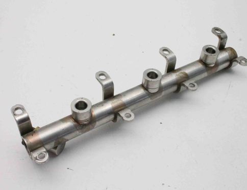 AUDI A4 B9/8W (2015-2024) Bränsleskena 06M133315L 30106337