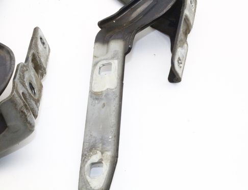 SEAT Alhambra 2 generation (2010-2021) Motorhuv gångjärn Set 7N0823301B,7N0823302B 32974444