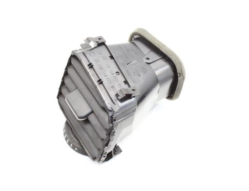 VOLKSWAGEN Golf 7 generation (2012-2024) Luftventiler på instrumentbrädan 5G2819704H 32984788