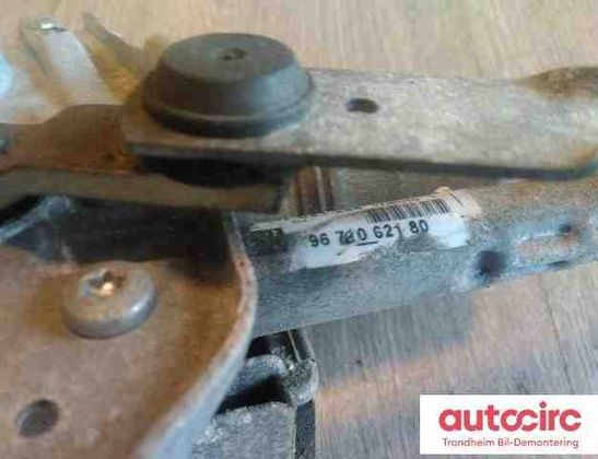 PEUGEOT 3008 1 generation (1998-2006) Vindrutetorkare fram 9671062180,3397021288,6405pz 31696087