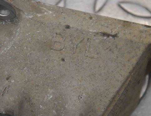 INFINITI FX 1 generation (2010-2020) Motorfäste på vänster sida BYL 23308398