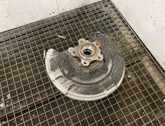 BMW 5 Series G30/G31 (2016-2023) Bakre höger hjulnav 6866338,6861802 20652745