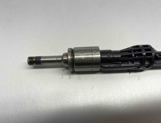 BMW 5 Series F10/F11 (2009-2017) Bränsleinsprutare 7597870,0261500109,13647597870 22161336