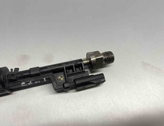 BMW 5 Series F10/F11 (2009-2017) Bränsleinsprutare 7597870,0261500109,13647597870 22161338