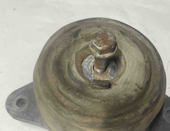 MERCEDES-BENZ C-Class W204/S204/C204 (2004-2015) Motorfäste på höger sida A2042401517 29062076