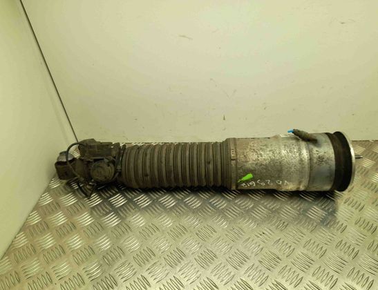 BMW 7 Series F01/F02 (2008-2015) pneumatisk stötdämpare till höger bak 6796930 23493490