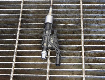 BMW 1 Series F20/F21 (2011-2020) Bränsleinsprutare 7639990,0261500539 11192565