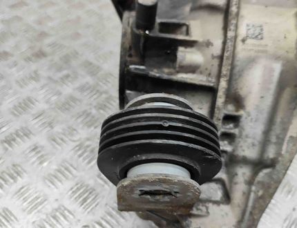 MERCEDES-BENZ C-Class W205/S205/C205 (2014-2023) Bakre differential 2053508507,A2053510008 28278933