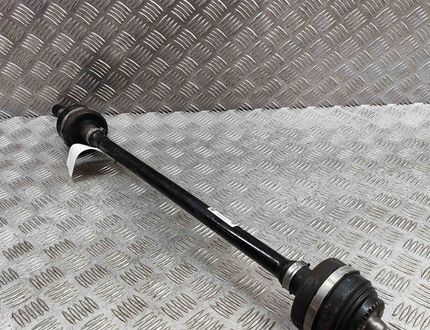 BMW X3 G01 (2017-2024) Bakre höger drivaxel 8679948 29906691