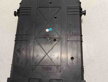 PEUGEOT 308 T9 (2013-2021) Säkringsdosa E1064160 30352643