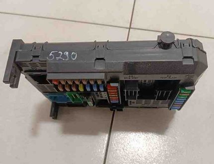 PEUGEOT 308 T9 (2013-2021) Säkringsdosa E1064160 30352643