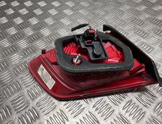 VOLKSWAGEN Touareg 2 generation (2010-2018) Höger Baklucka Bakljus 7P6945094A,89090274 32854017