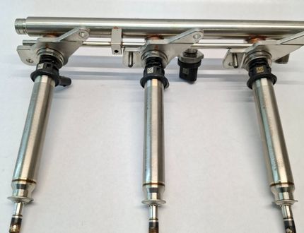 MERCEDES-BENZ E-Class W213/S213/C238/A238 (2016-2024) Vänster sida Bränsleskena A2760700400,A2760781245,A2560700187,A2760704195 32967074