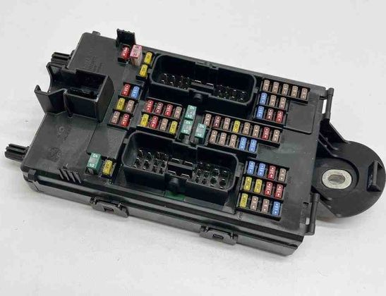 VOLVO XC60 2 generation (2017-2024) Säkringsdosa 31346672,K067R 32694233