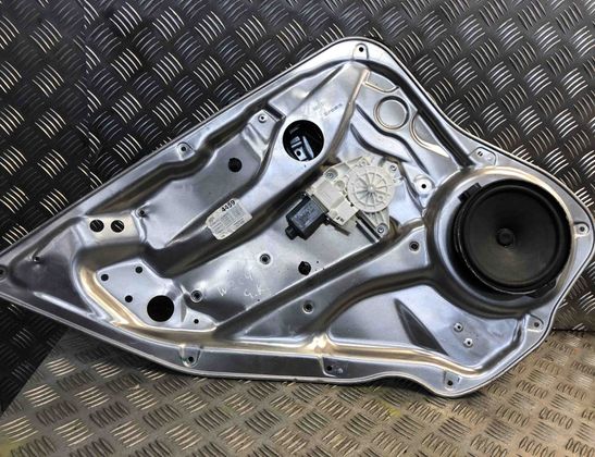 MERCEDES-BENZ C-Class W204/S204/C204 (2004-2015) Fönsterlyftare till vänster bak 2048204302 14929808