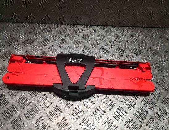 MERCEDES-BENZ E-Class W212/S212/C207/A207 (2009-2016) Varnings triangel 2048900197,A2048900197 28262270