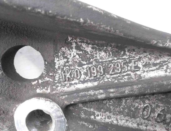 VOLKSWAGEN Touran 1 generation (2003-2015) Främre Wishbone Arms 1K0199295F 28722529