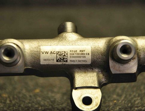 VOLKSWAGEN Amarok 1 generation (2010-2022) Höger sida Bränsleskena 059130089CS 2332845