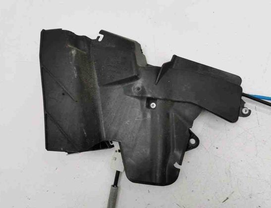 MERCEDES-BENZ C-Class W204/S204/C204 (2004-2015) Bakre höger dörrlås A2047301235 31173737