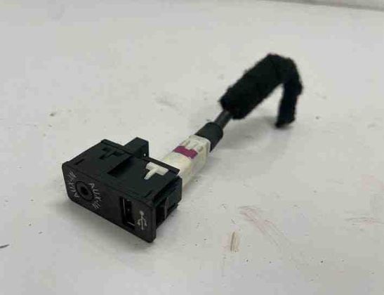 BMW 1 Series F20/F21 (2011-2020) USB 9299246 22176444