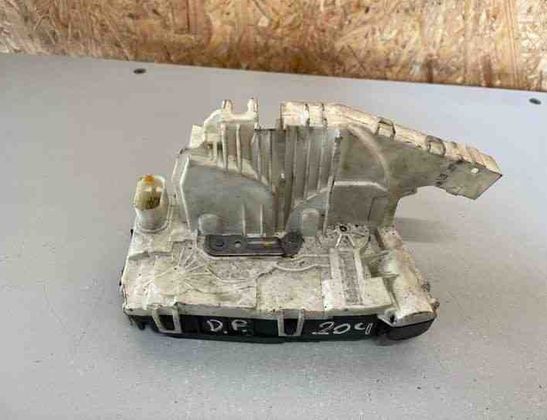 MERCEDES-BENZ C-Class W204/S204/C204 (2004-2015) Främre höger dörrlås A2047302235 22190130