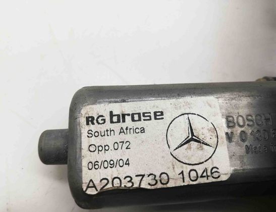 MERCEDES-BENZ C-Class W203/S203/CL203 (2000-2008) Fönsterhiss för höger bakdörr 2118203042 4233774
