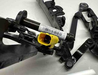 BMW 5 Series F10/F11 (2009-2017) Främre höger motorhuvsgångjärn 7249888,7249887 32207187