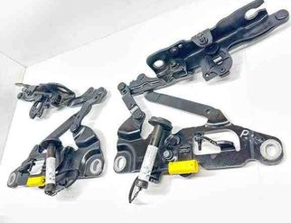 BMW 5 Series F10/F11 (2009-2017) Främre höger motorhuvsgångjärn 7249888,7249887 32207187