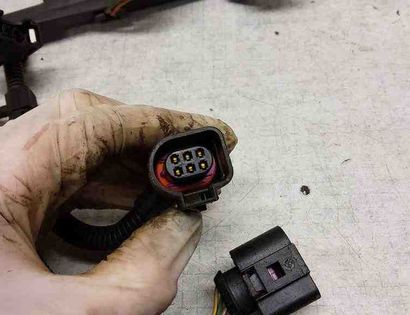 VOLKSWAGEN Polo 3 generation (1994-2002) Munstycketrådsanslutning 037973202,1J0973704,1J0973713,030971824C,037972645,5X0973817,6X0973817 32563519