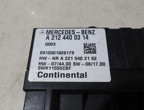 MERCEDES-BENZ C-Class W204/S204/C204 (2004-2015) Bränslepumpkontroll 32889087