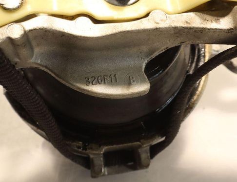 VOLVO V40 Cross Country 1 generation (2012-2020) Växellådsfäste 32907205