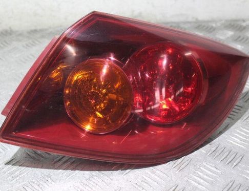 MAZDA 626 GD (1987-1996) Bakre höger bakljuslampa 32915694