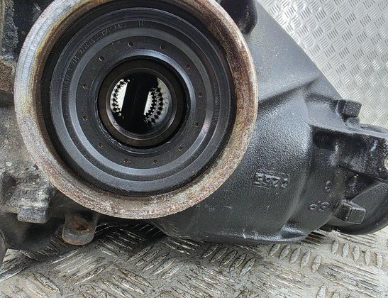 BMW X7 G07 (2018-2024) Bakre differential 9454744 32969889