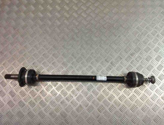 BMW X3 G01 (2017-2024) Bakre höger drivaxel 8679940 30983293